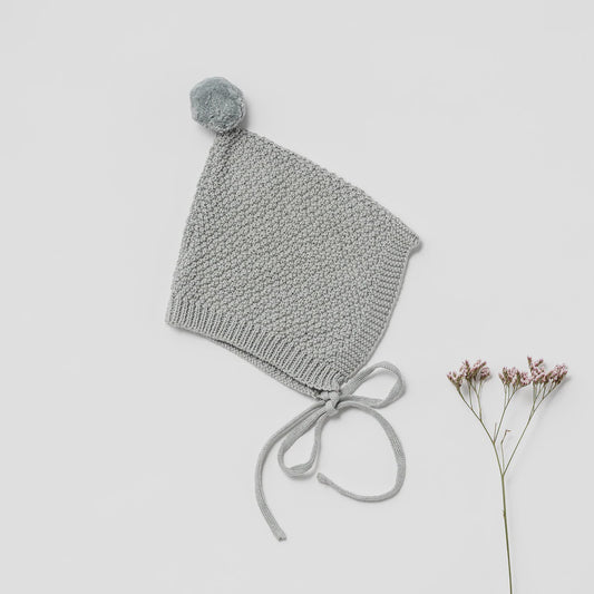 Bonnet with Pompom in Sea Grey